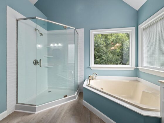 featured image - 10 Tips for Hiring a Bathroom Remodeling Contractor