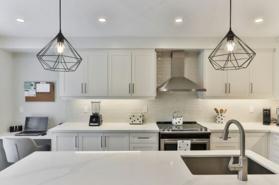 featured image - Popular Styles for White Kitchens: A Timeless Canvas for Your Culinary Haven