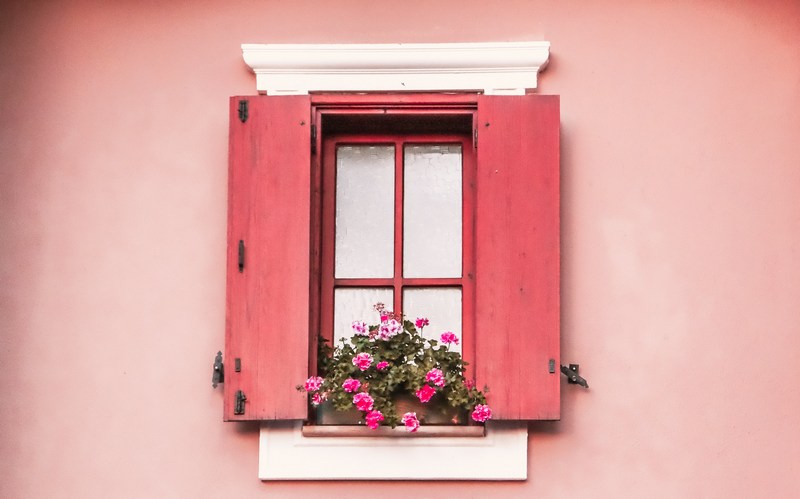 featured image - What is the Best Window Material for Your Home?