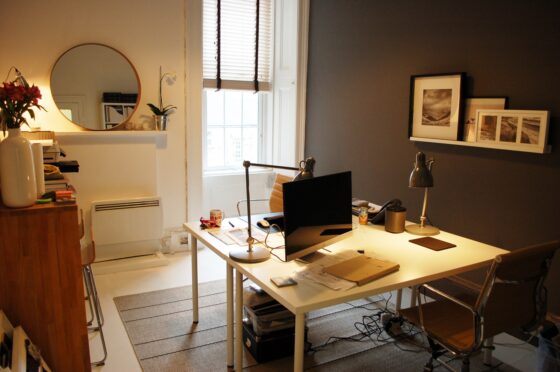 featured image - Finding the Perfect Desk for Small Spaces